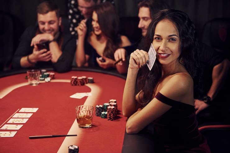 Permainan baccarat di meja Sydney Pools